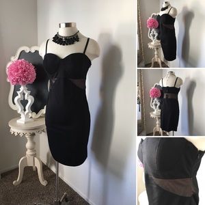 🌺 Kardashian
Gorgeous LBD  - Sweetheart Neckline